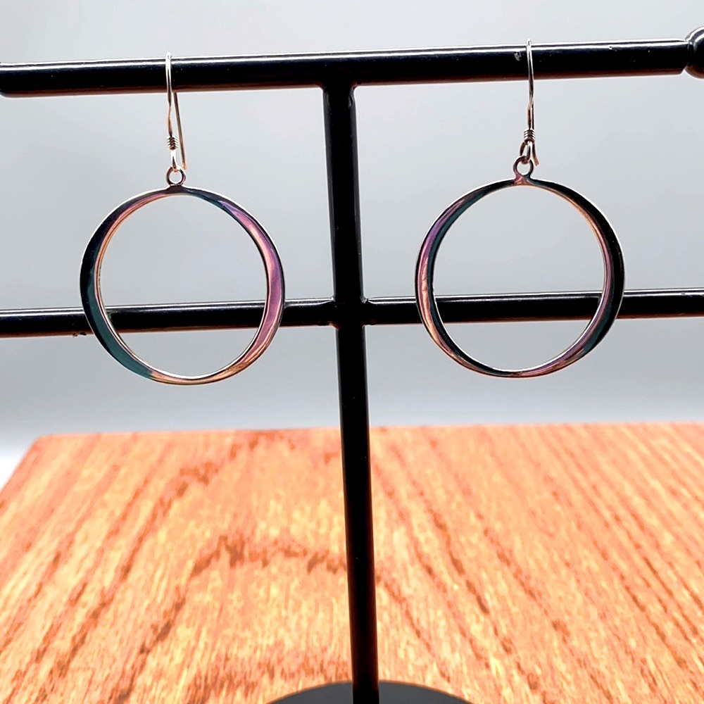 Cute circular sterling silver earrings lightweight and easy to wear! 🌺 - Picture 1 of 3